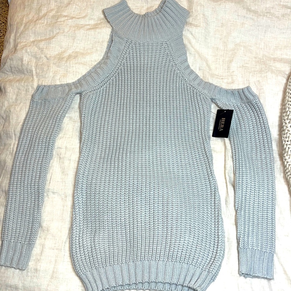 Open shoulder knitted sweater * NWT*